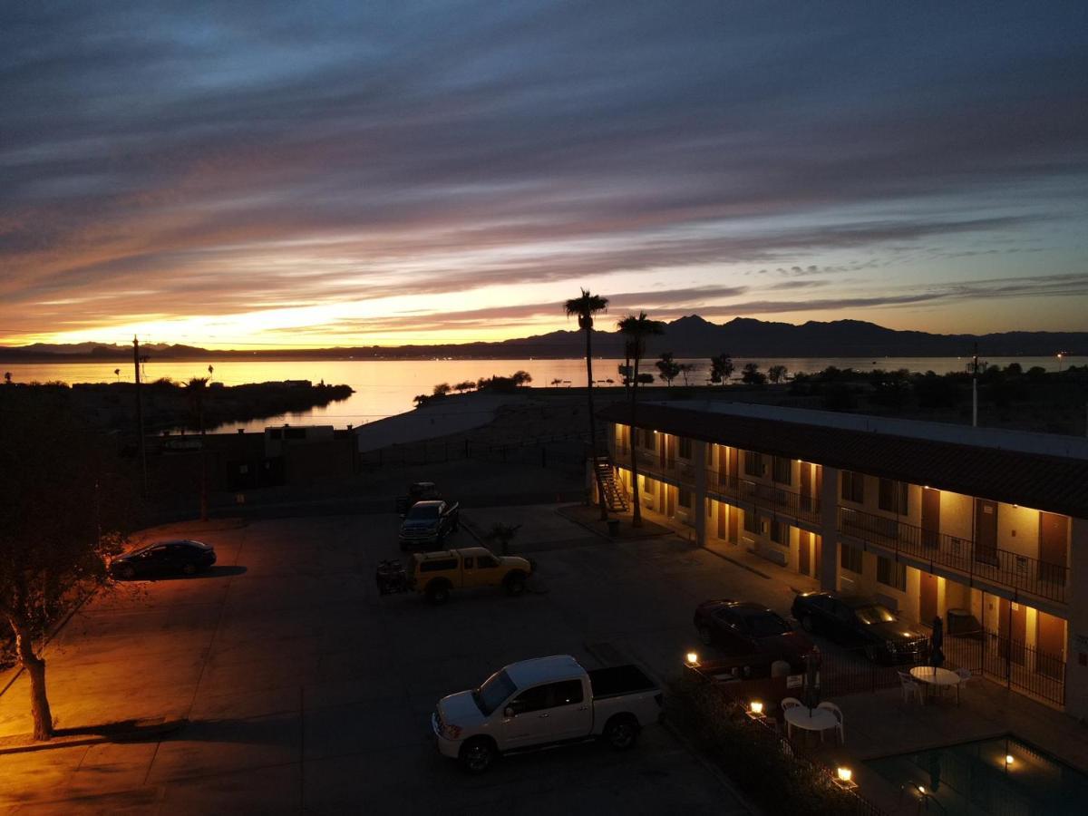 Sway Hotel Lake Havasu City Exterior photo