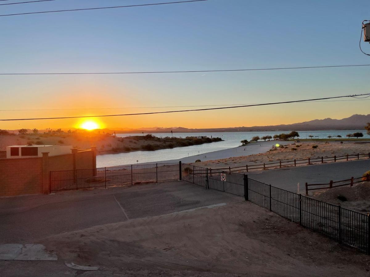 Sway Hotel Lake Havasu City Exterior photo